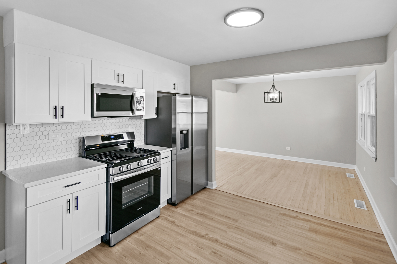 1158 E 169TH Street, South Holland, IL 60473