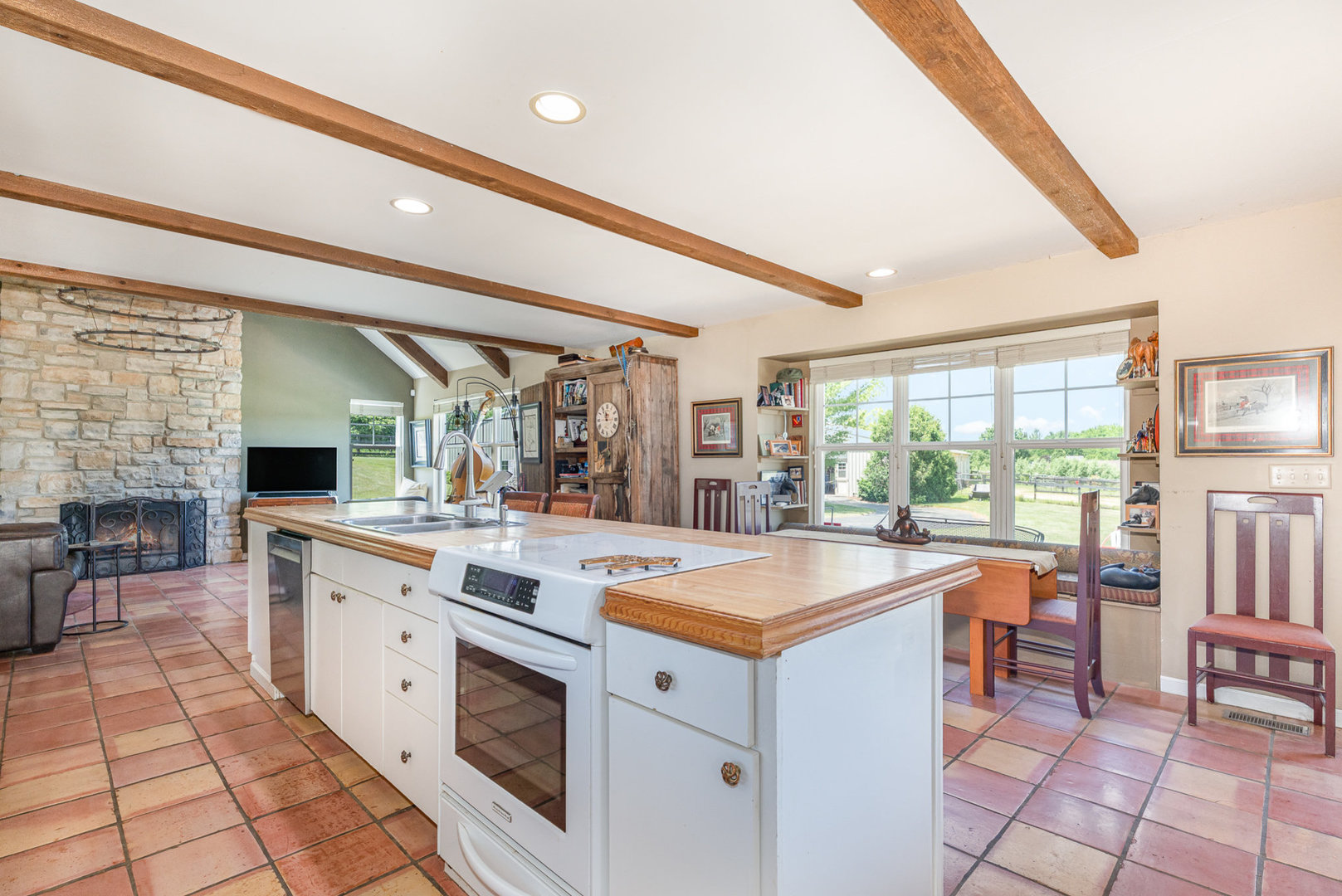 5284 Harvey Road, Caledonia, IL 61011