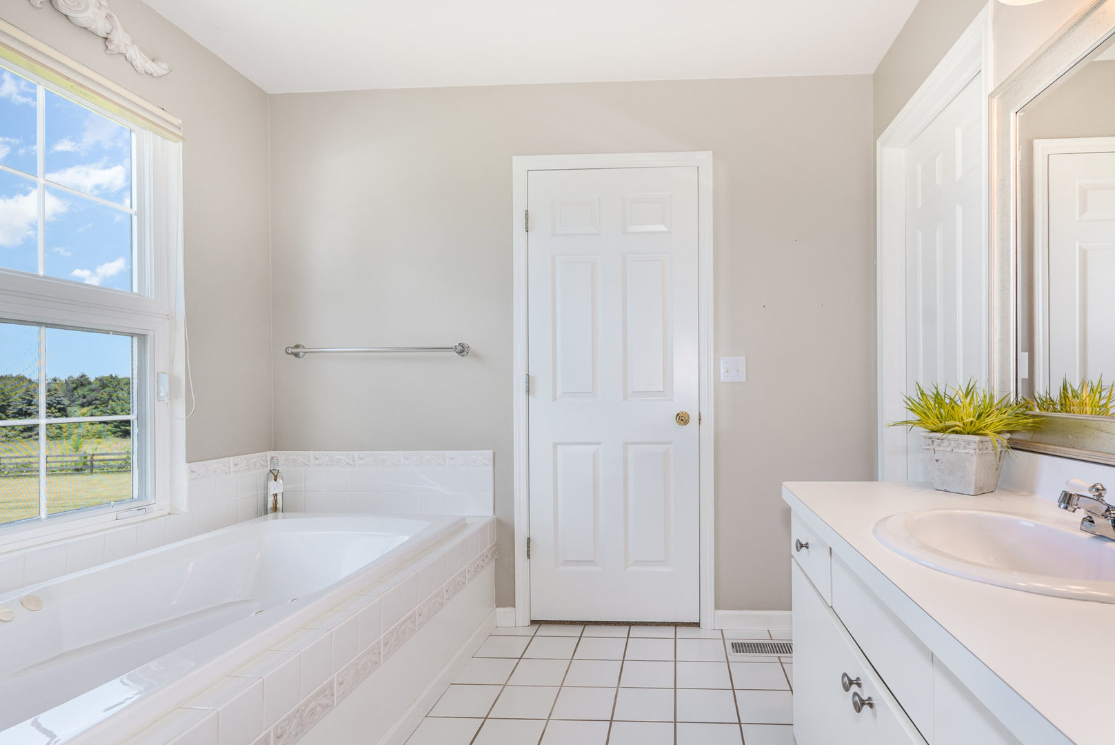 5284 Harvey Road, Caledonia, IL 61011