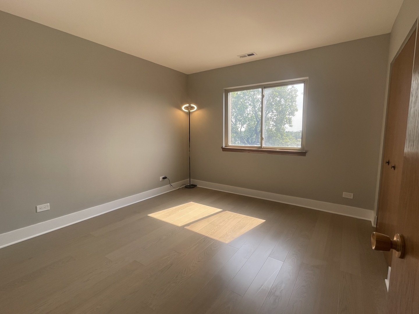 4125 N Keystone Avenue #605, Chicago, IL 60641