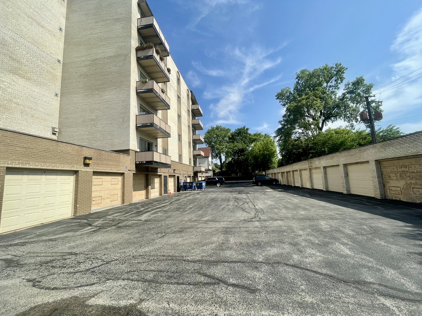 4125 N Keystone Avenue #605, Chicago, IL 60641