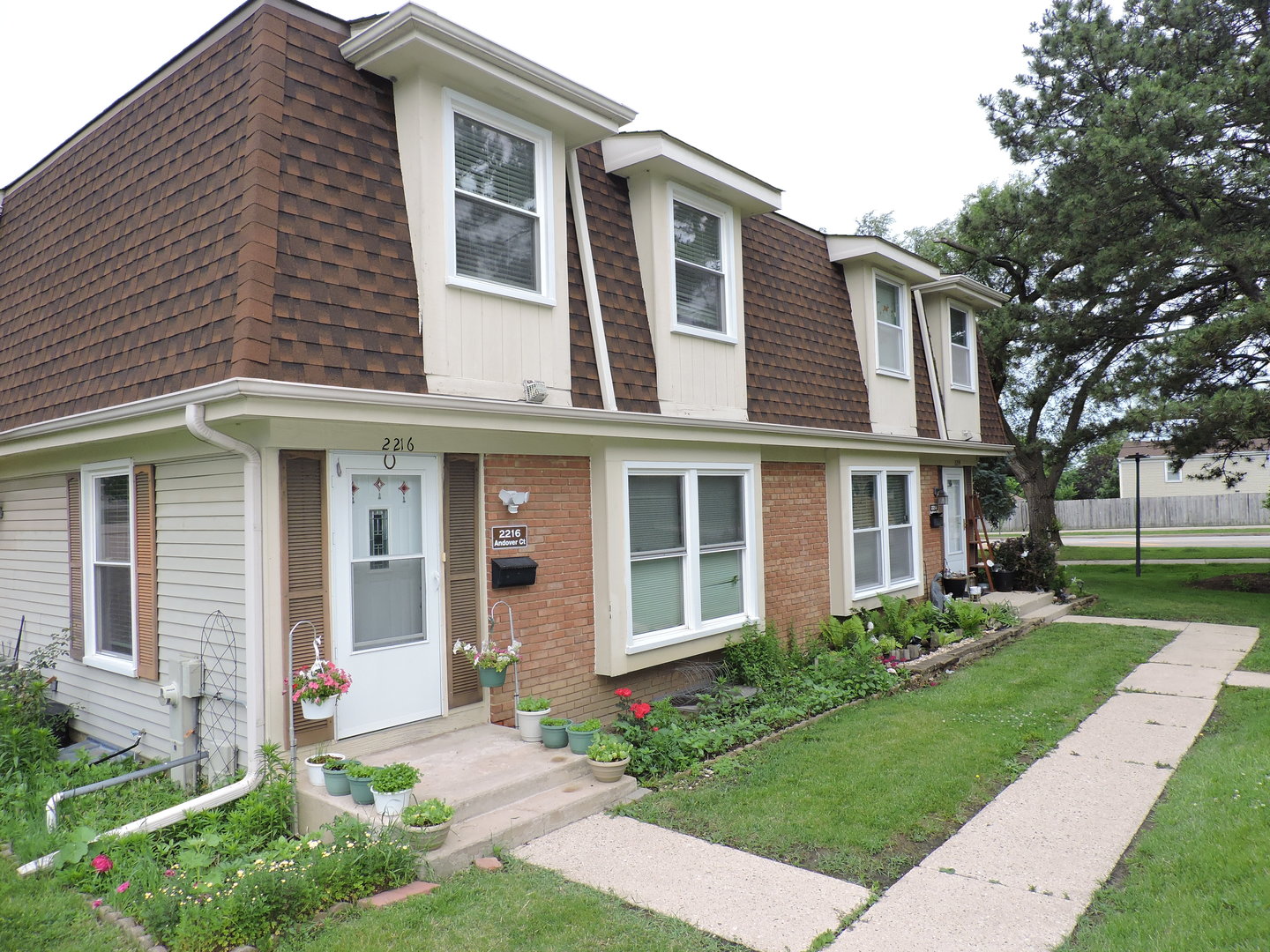 2216 Andover Court, Schaumburg, IL 60194