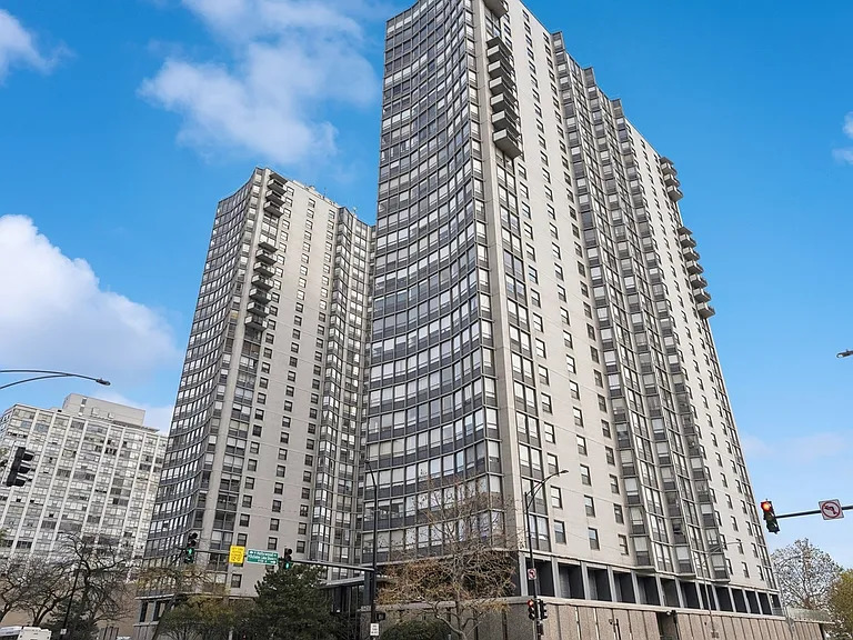 5701 N Sheridan Road #28G, Chicago, IL 60660