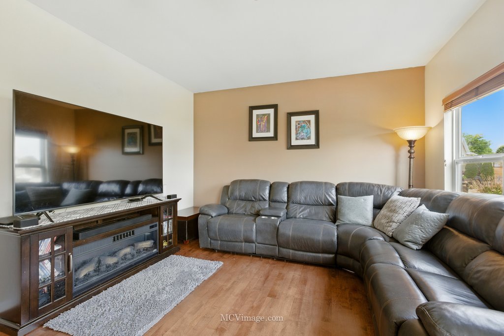 1858 Westridge Place, Aurora, IL 60504