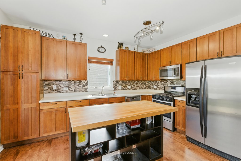 1858 Westridge Place, Aurora, IL 60504