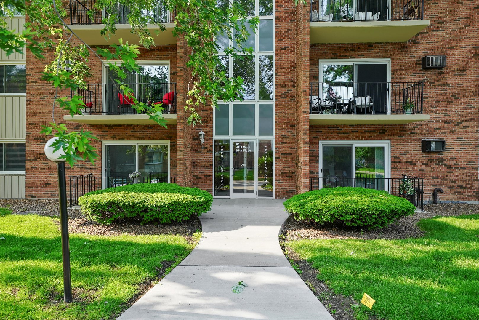 4113 W 97th Place #104, Oak Lawn, IL 60453