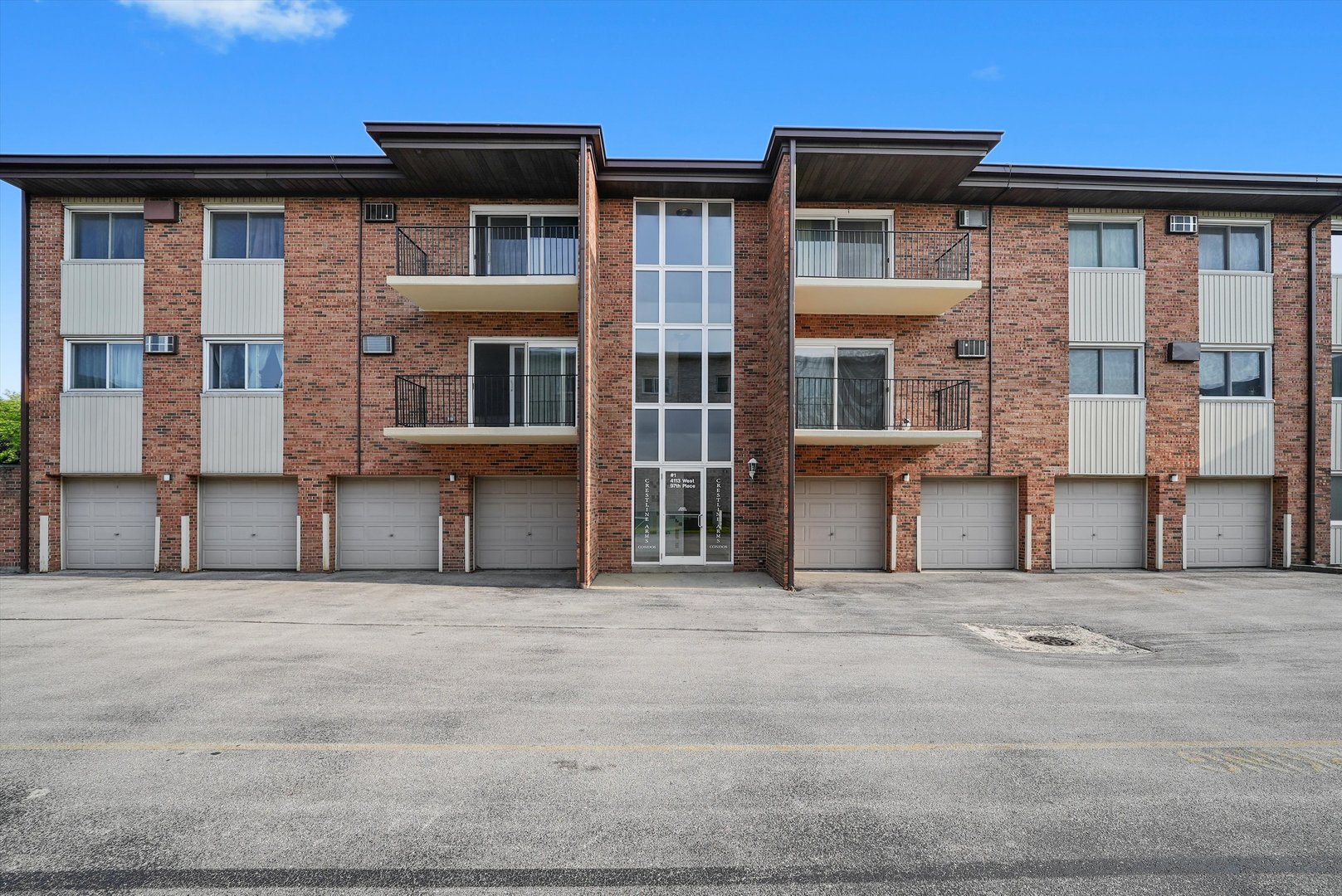 4113 W 97th Place #104, Oak Lawn, IL 60453