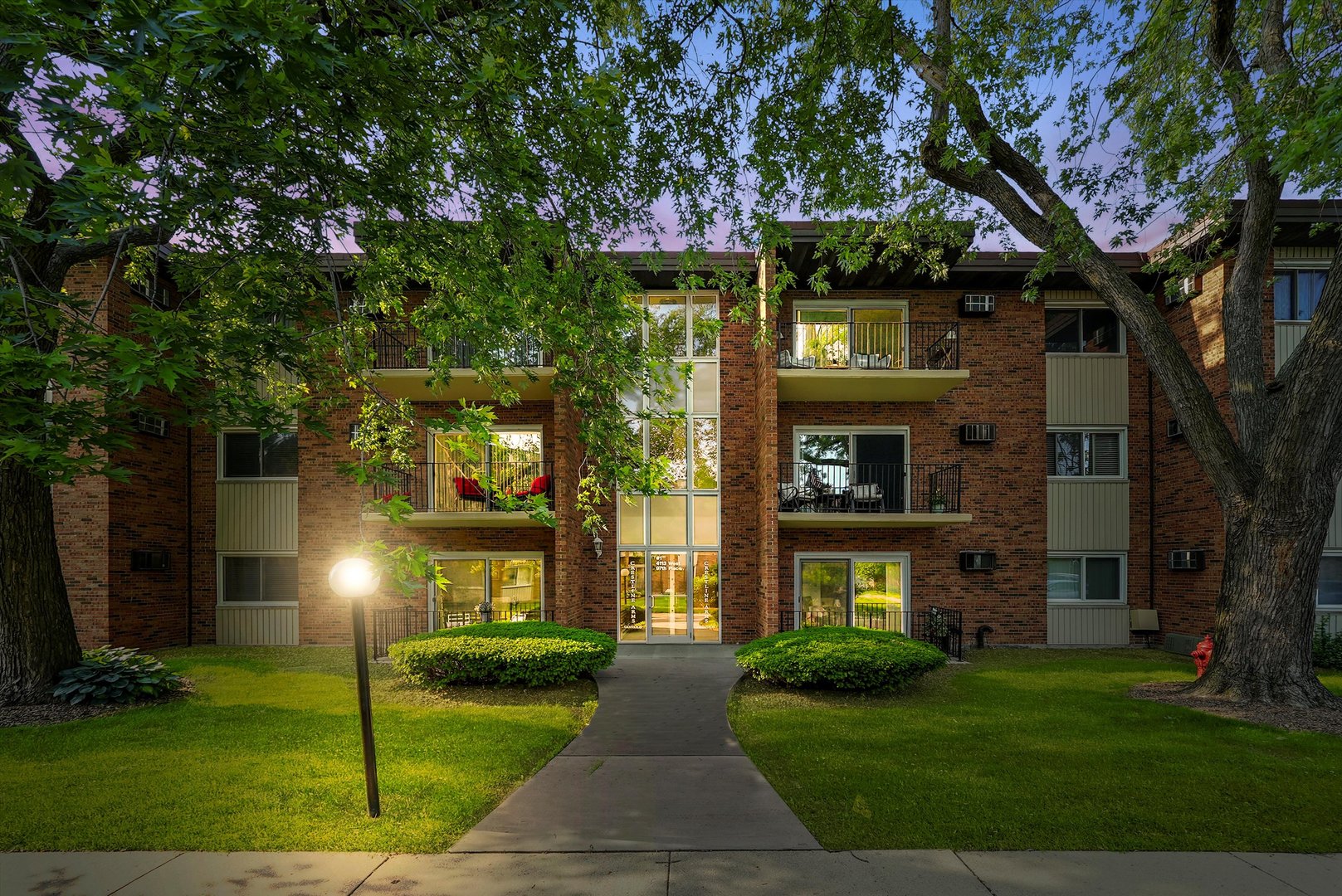 4113 W 97th Place #104, Oak Lawn, IL 60453