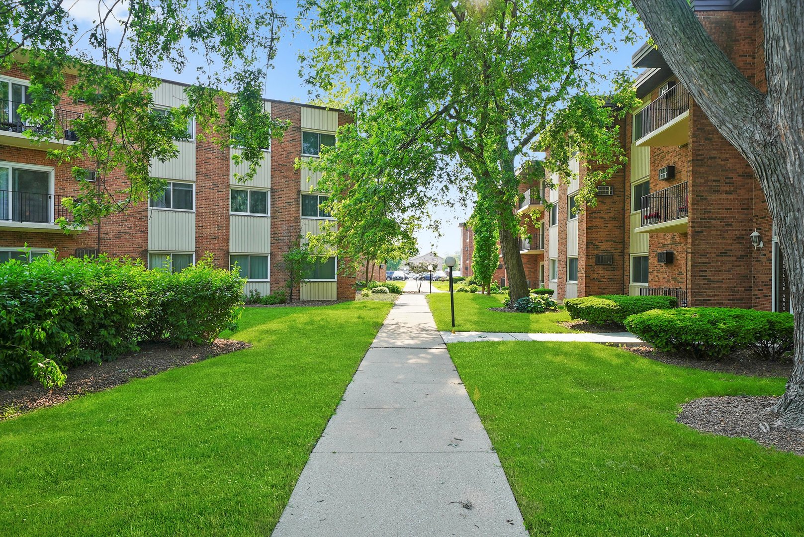 4113 W 97th Place #104, Oak Lawn, IL 60453
