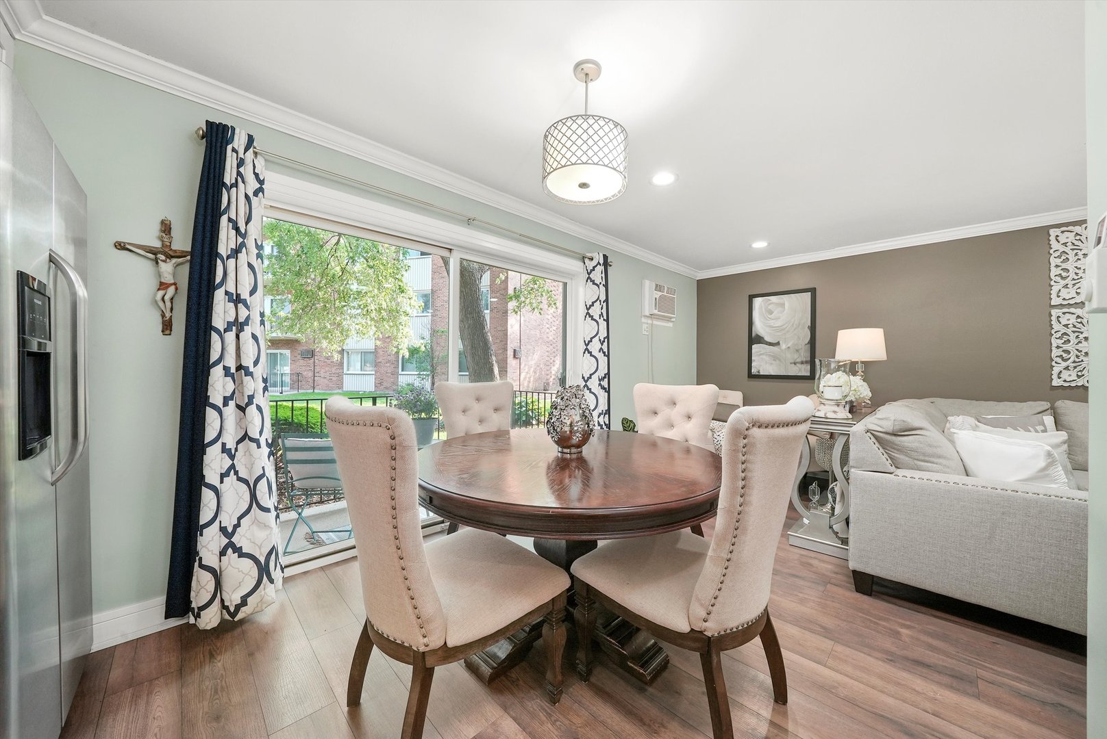 4113 W 97th Place #104, Oak Lawn, IL 60453