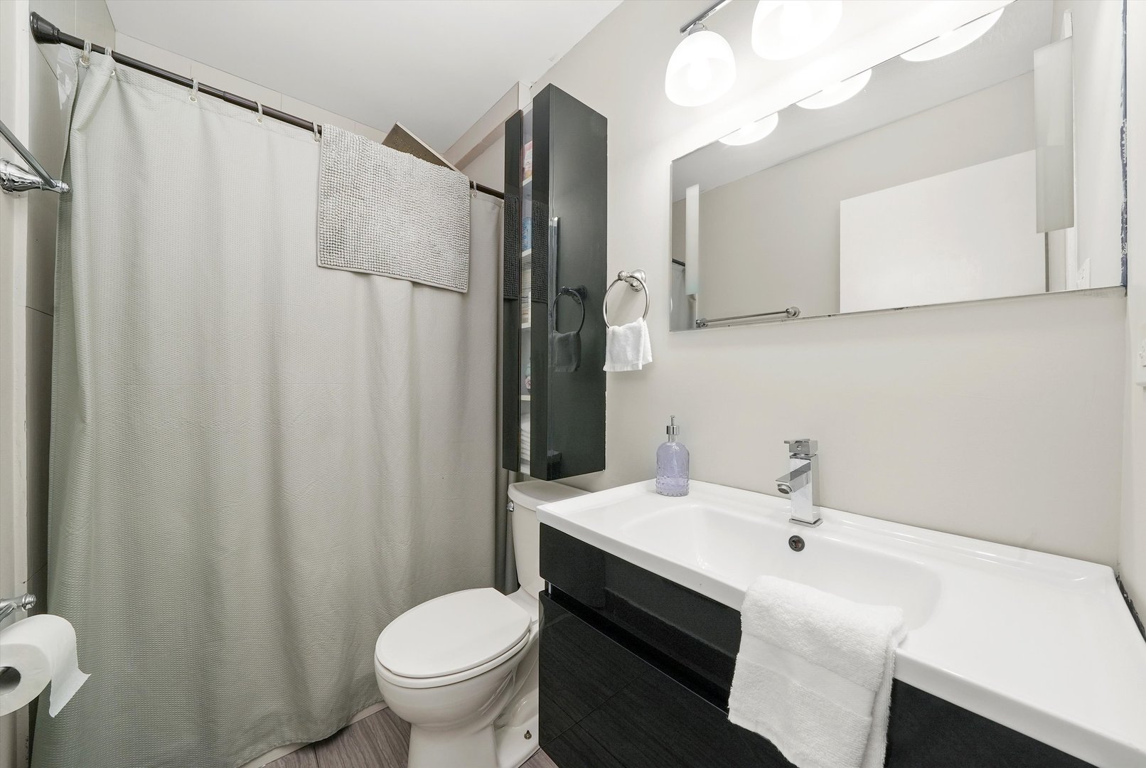 4113 W 97th Place #104, Oak Lawn, IL 60453