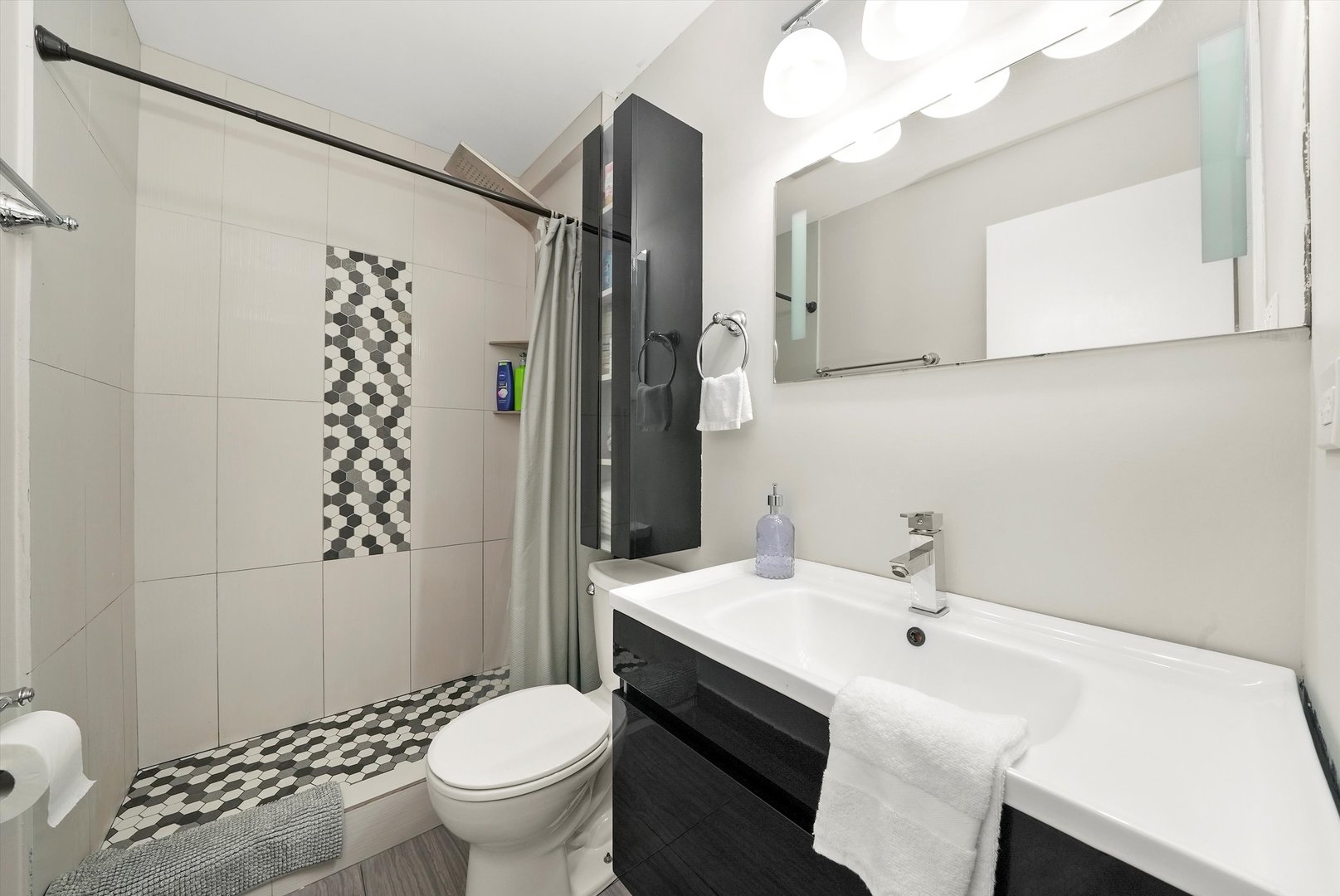 4113 W 97th Place #104, Oak Lawn, IL 60453