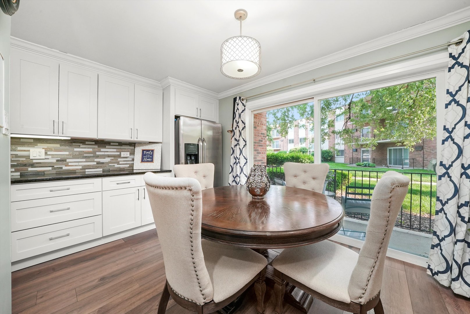 4113 W 97th Place #104, Oak Lawn, IL 60453