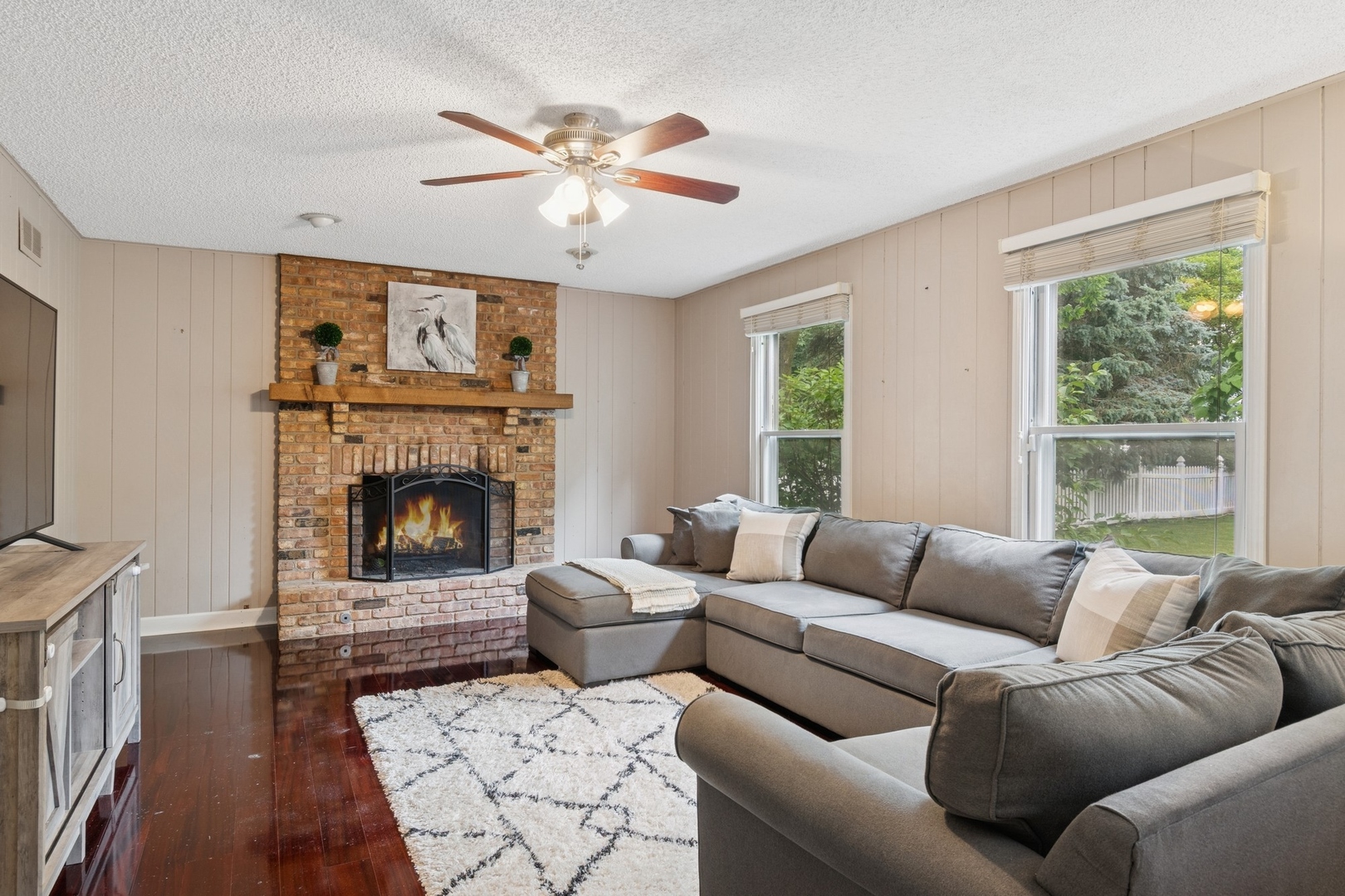 2212 Rosehill Court, Naperville, IL 60565