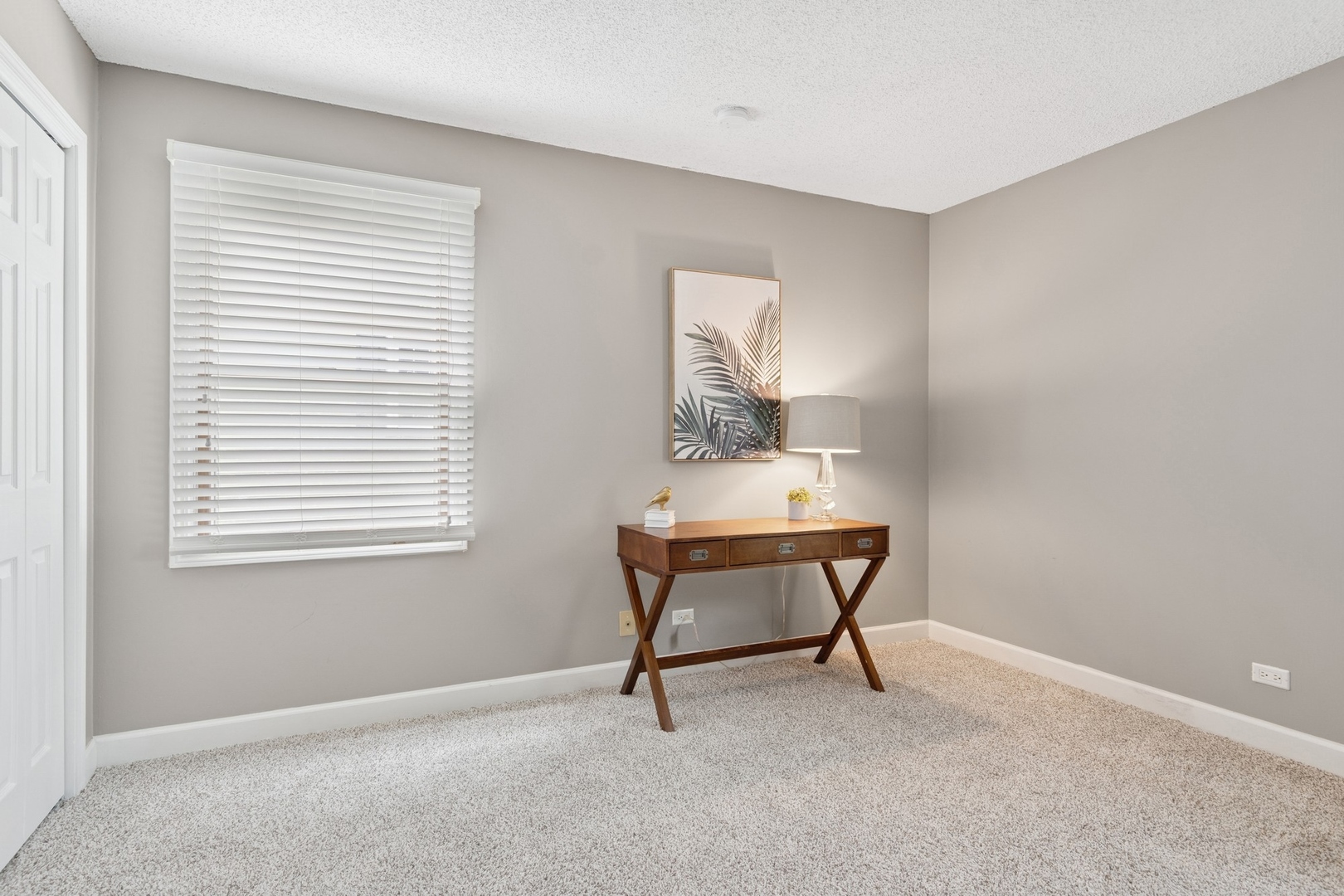 2212 Rosehill Court, Naperville, IL 60565