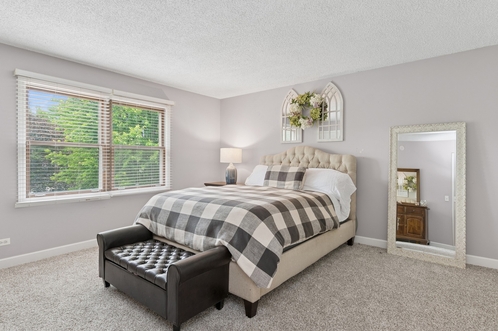 2212 Rosehill Court, Naperville, IL 60565
