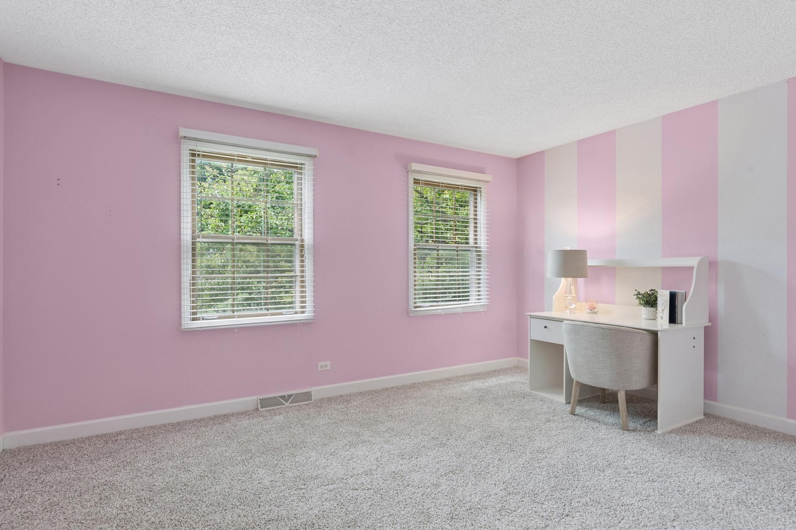 2212 Rosehill Court, Naperville, IL 60565