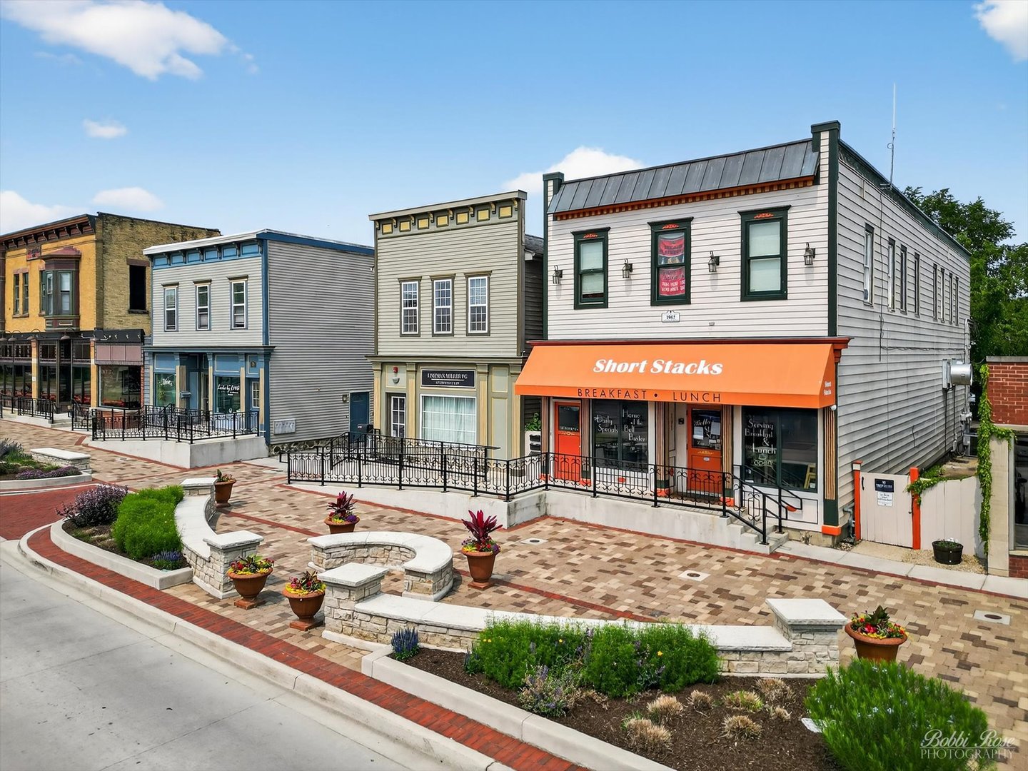 208 S Main Street, Algonquin, IL 60102