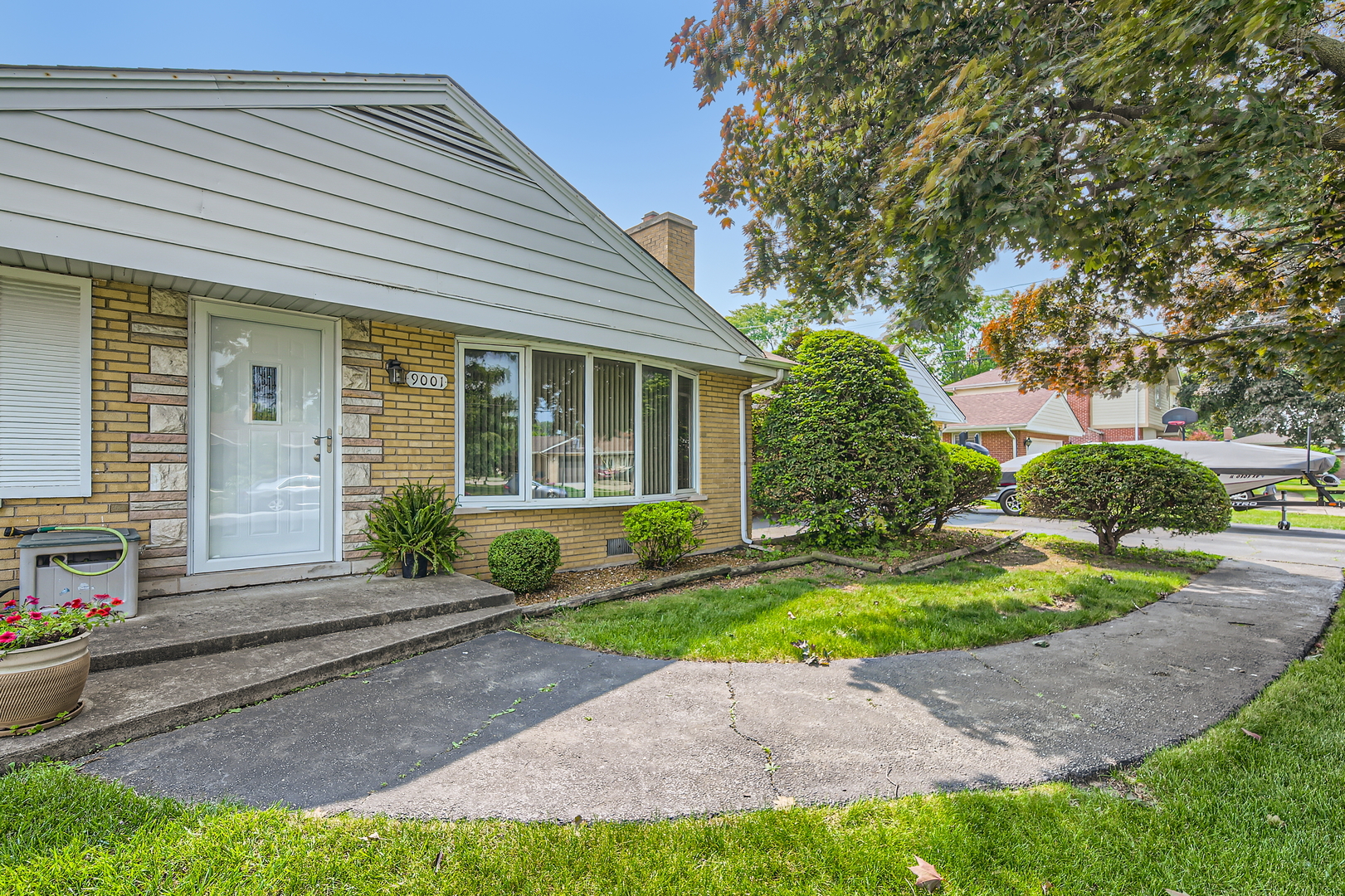 9001 Mobile Avenue, Oak Lawn, IL 60453
