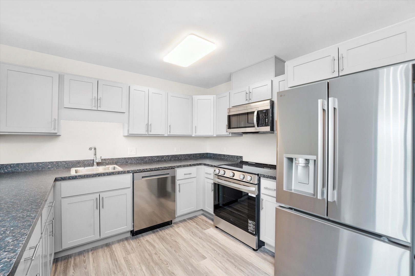 200 Park Avenue #527, Calumet City, IL 60409
