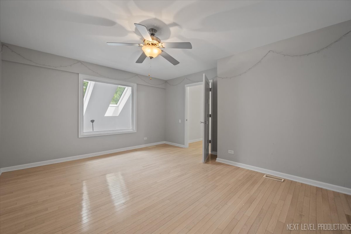 1704 Napoleon Drive, Naperville, IL 60565