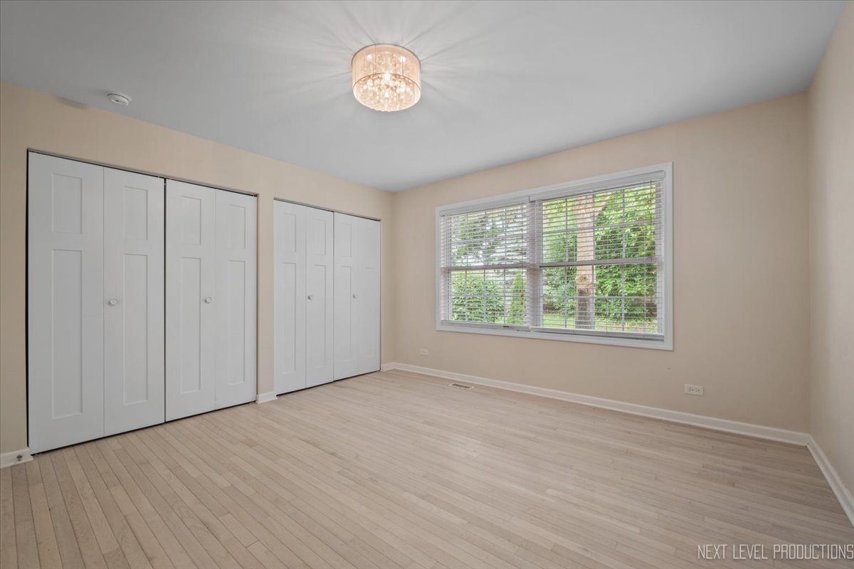 1704 Napoleon Drive, Naperville, IL 60565