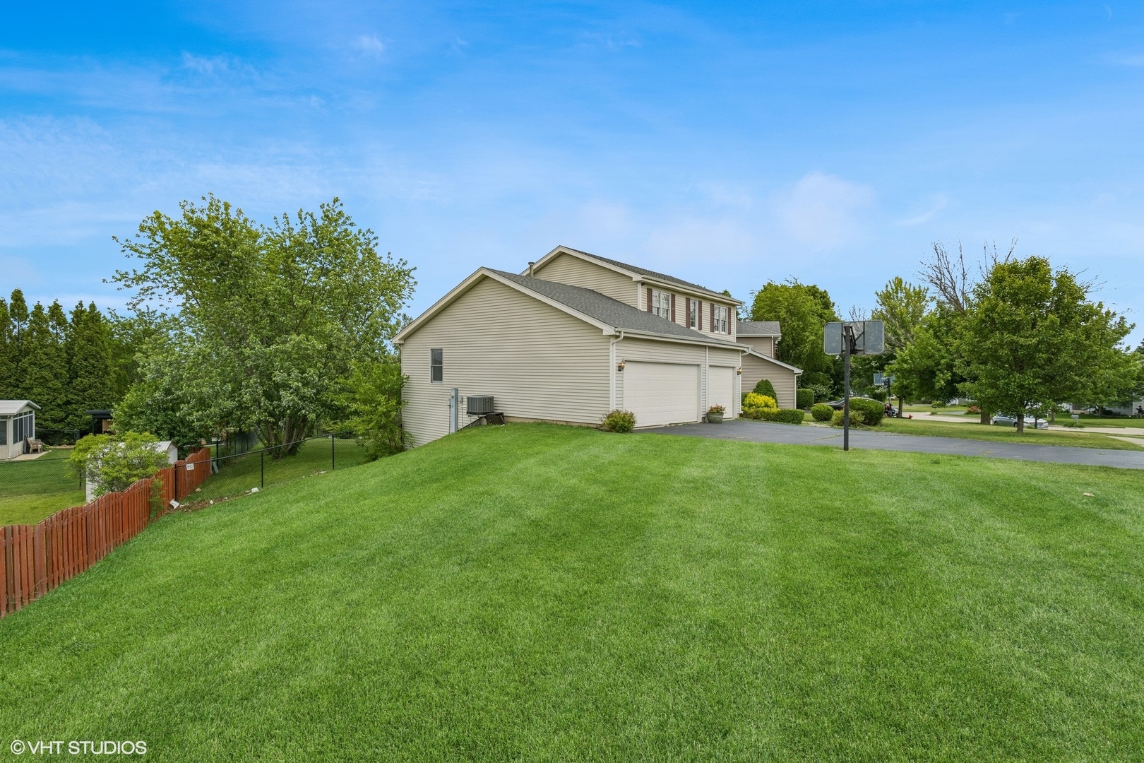 2855 Weld Road, Elgin, IL 60124