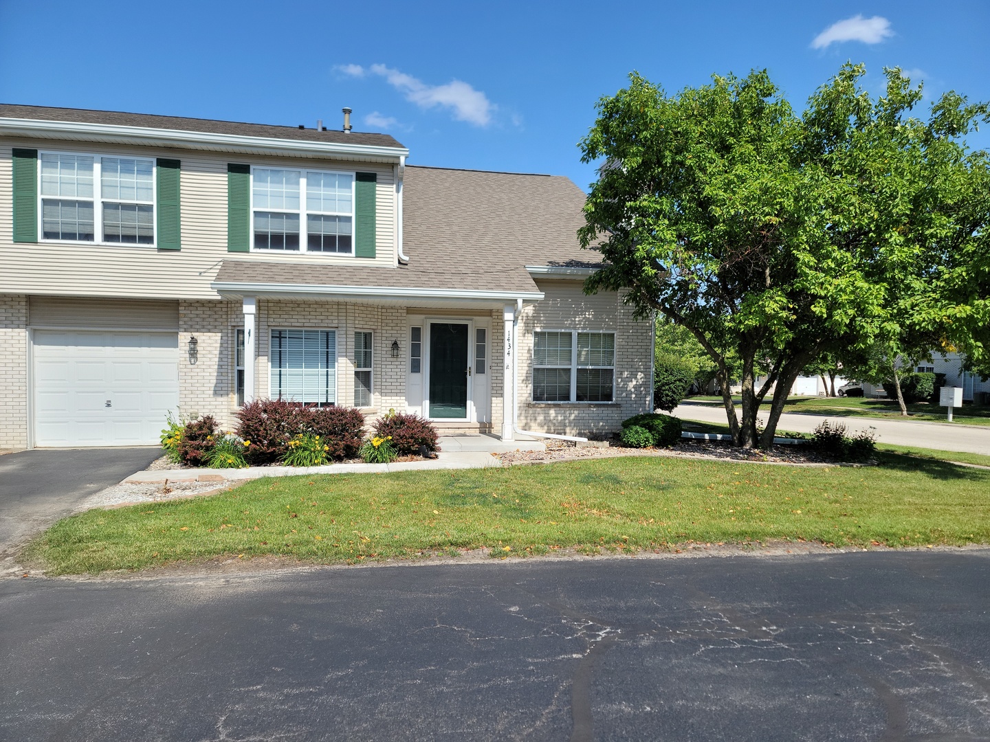 1434 Root Street, Crest Hill, IL 60403