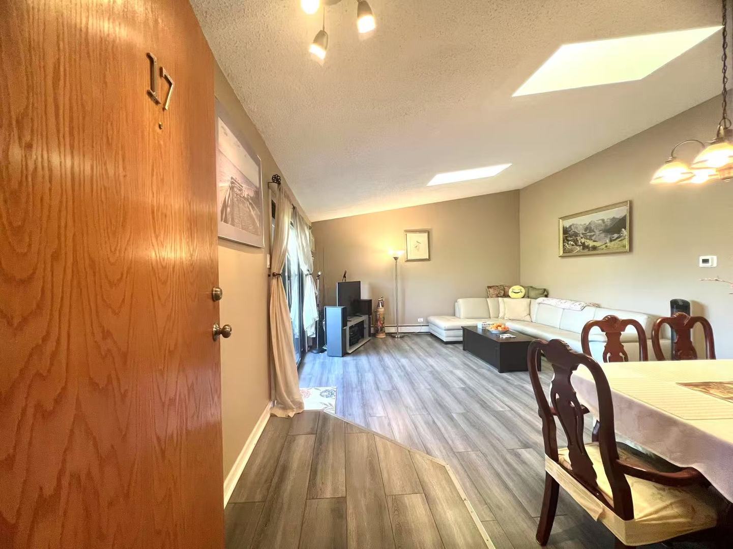11 ECHO Court #17, Vernon Hills, IL 60061