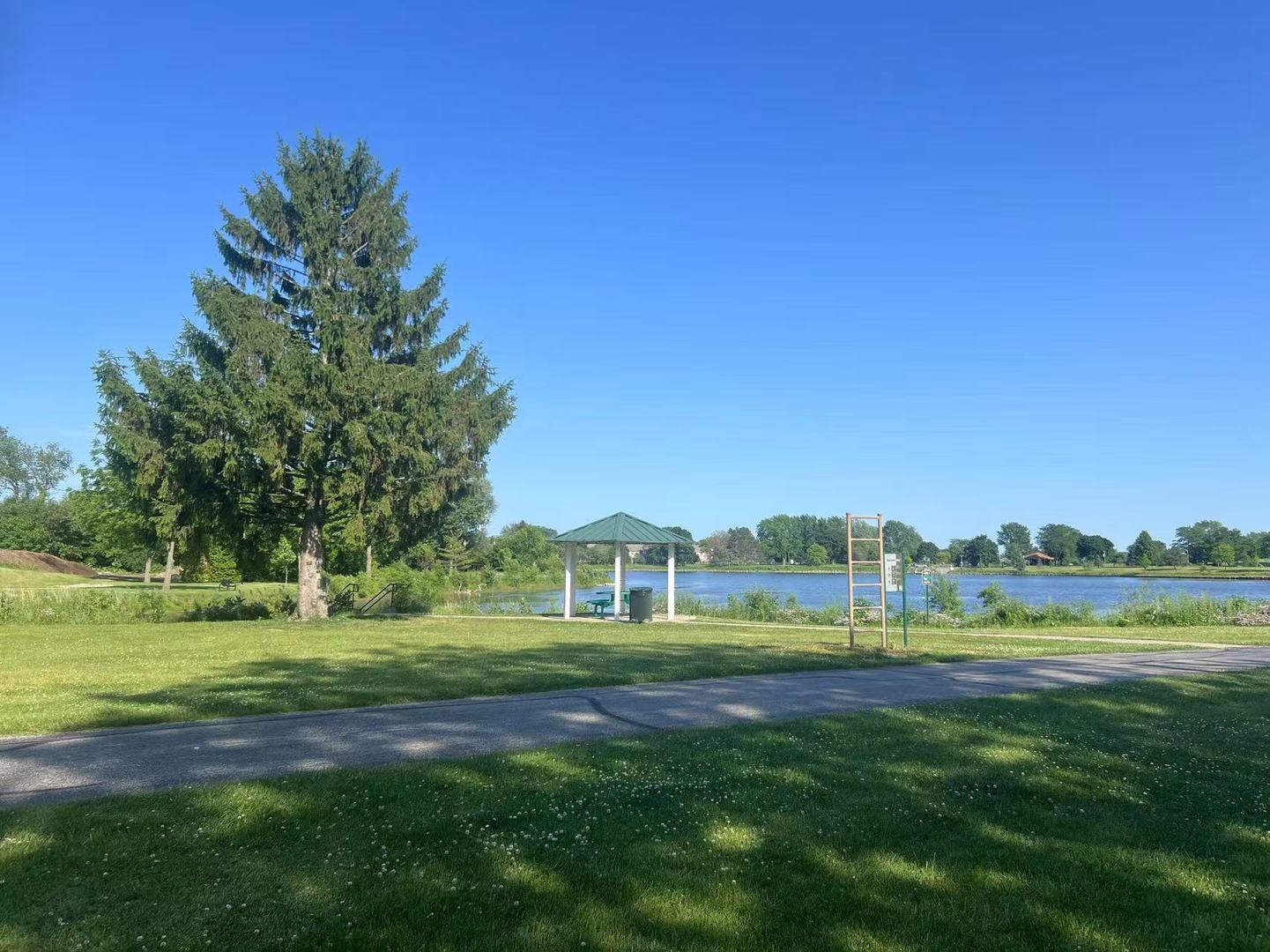 11 ECHO Court #17, Vernon Hills, IL 60061