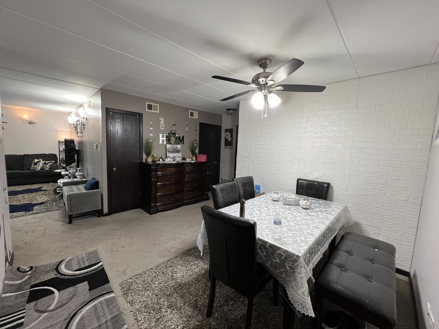 10609 Southwest Highway #2A, Worth, IL 60482