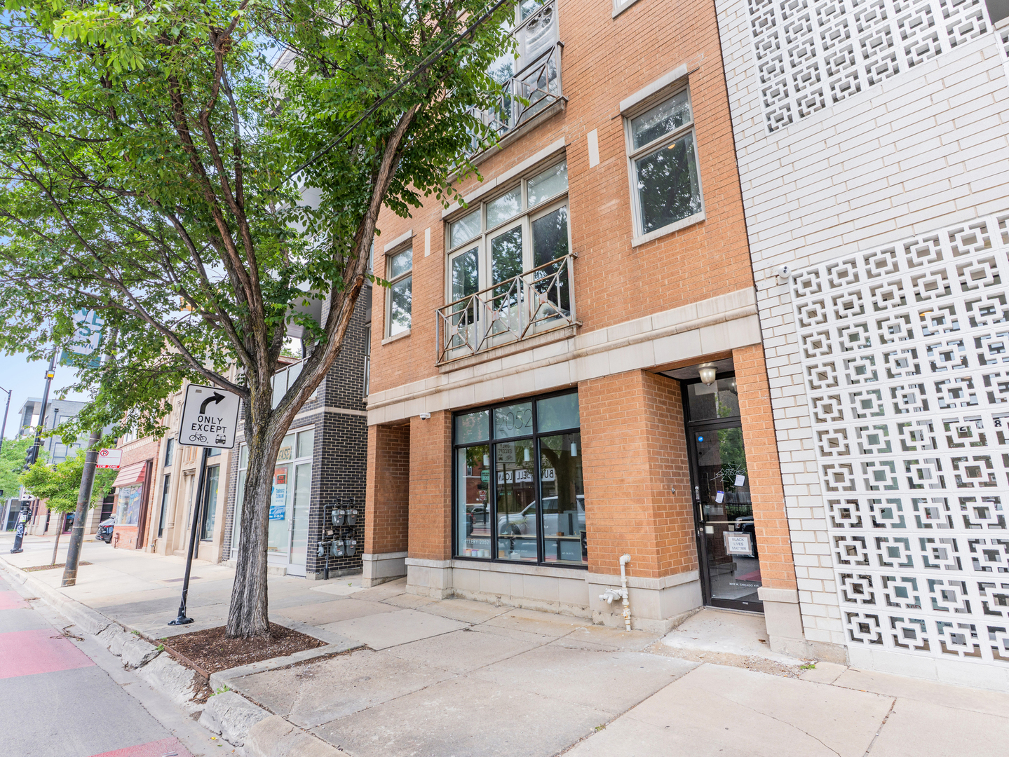 2052 W Chicago Avenue #2, Chicago, IL 60622