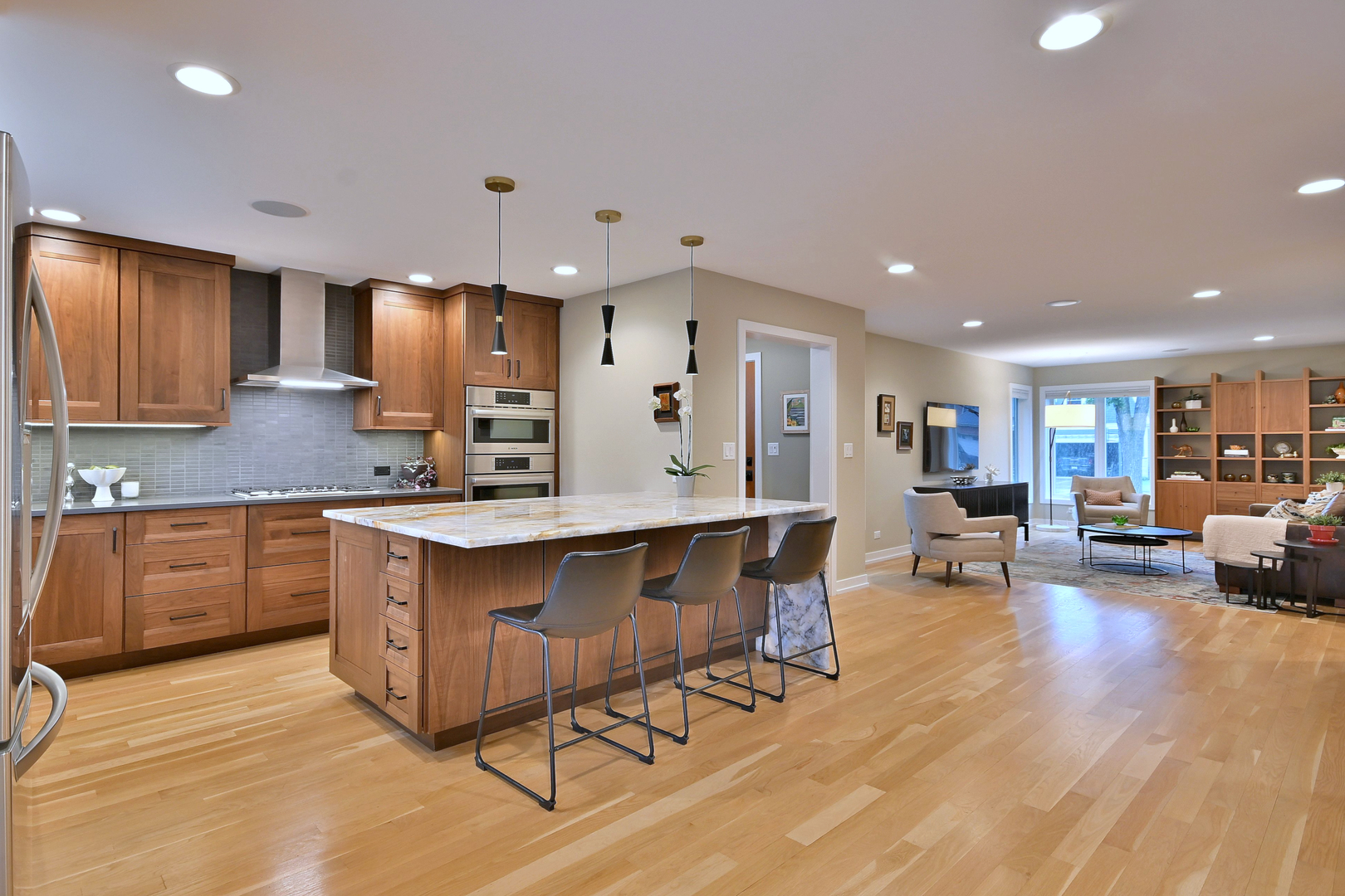 717 S Washington Street, Elmhurst, IL 60126