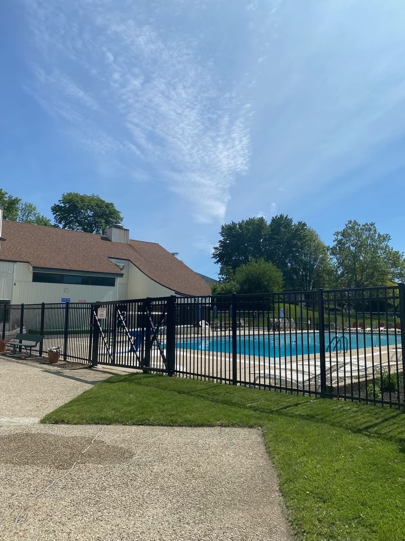 6853 Red Wing Drive, Woodridge, IL 60517