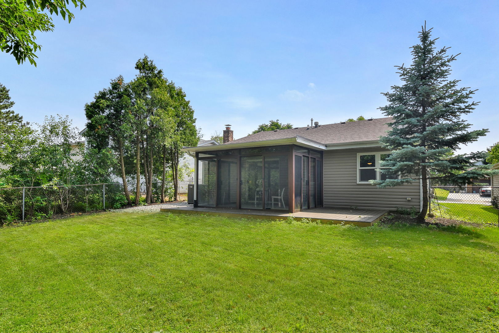 6853 Red Wing Drive, Woodridge, IL 60517