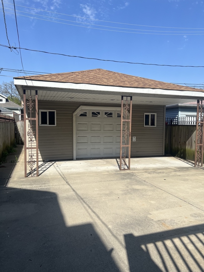 10642 S Calhoun Avenue, Chicago, IL 60617