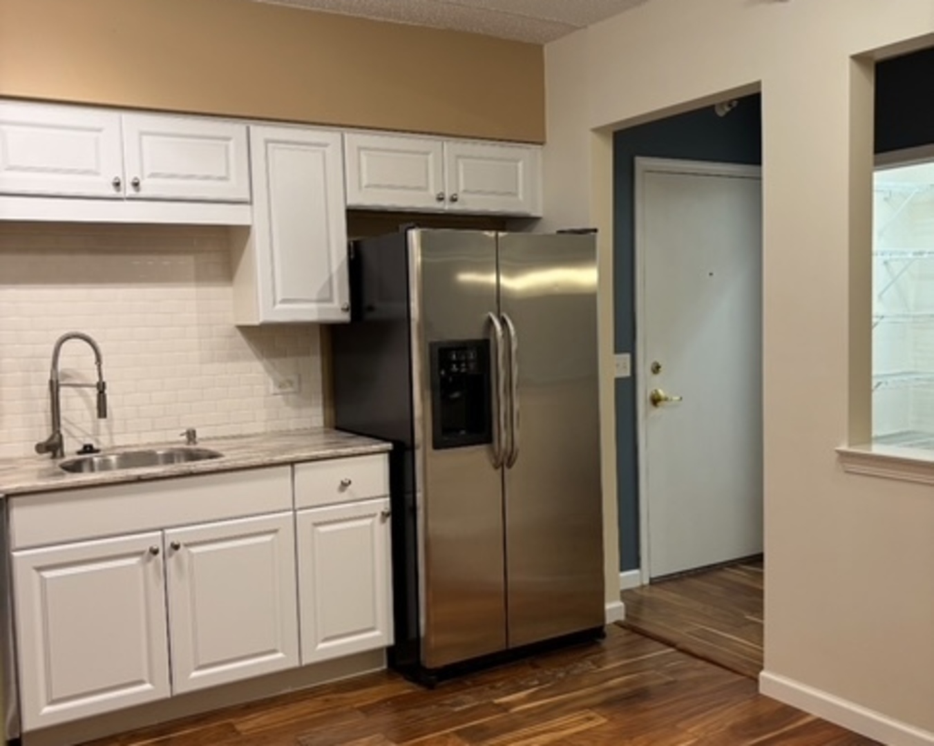 1 S Lincoln Avenue #213, Lombard, IL 60148