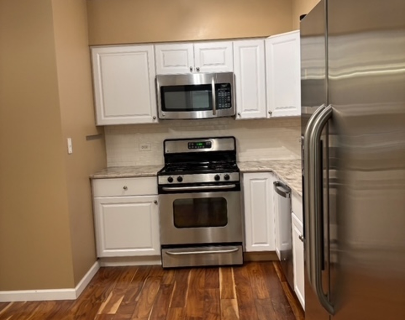 1 S Lincoln Avenue #213, Lombard, IL 60148