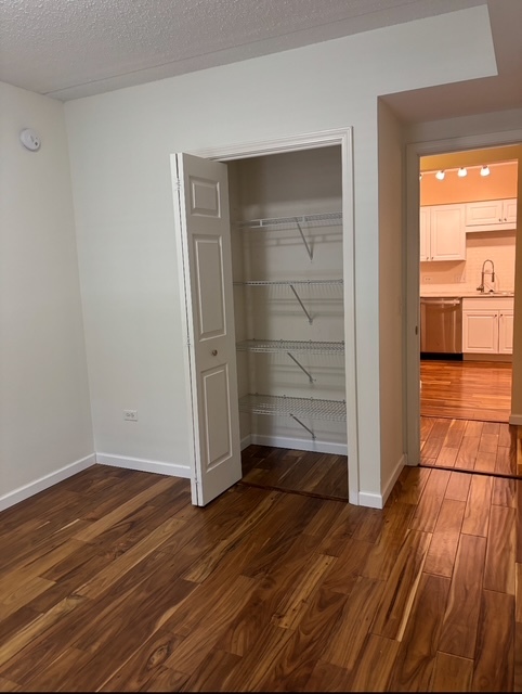 1 S Lincoln Avenue #213, Lombard, IL 60148