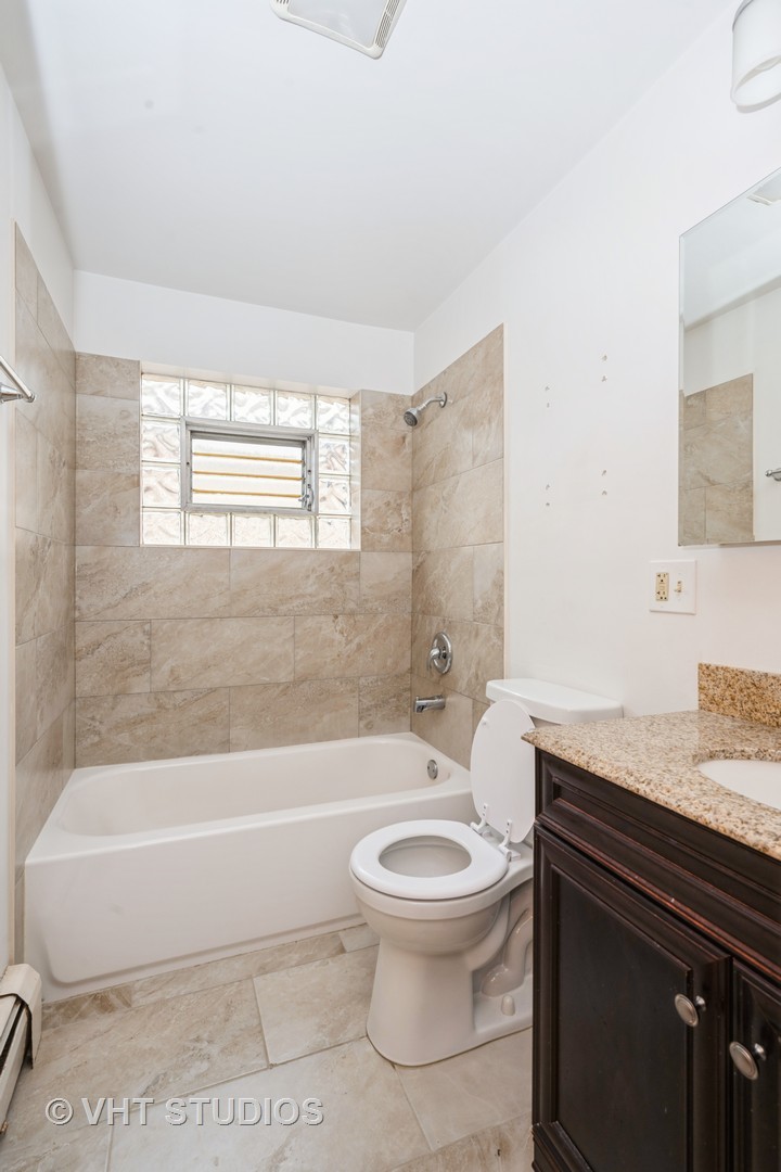 6883 N Northwest Highway #2R, Chicago, IL 60631