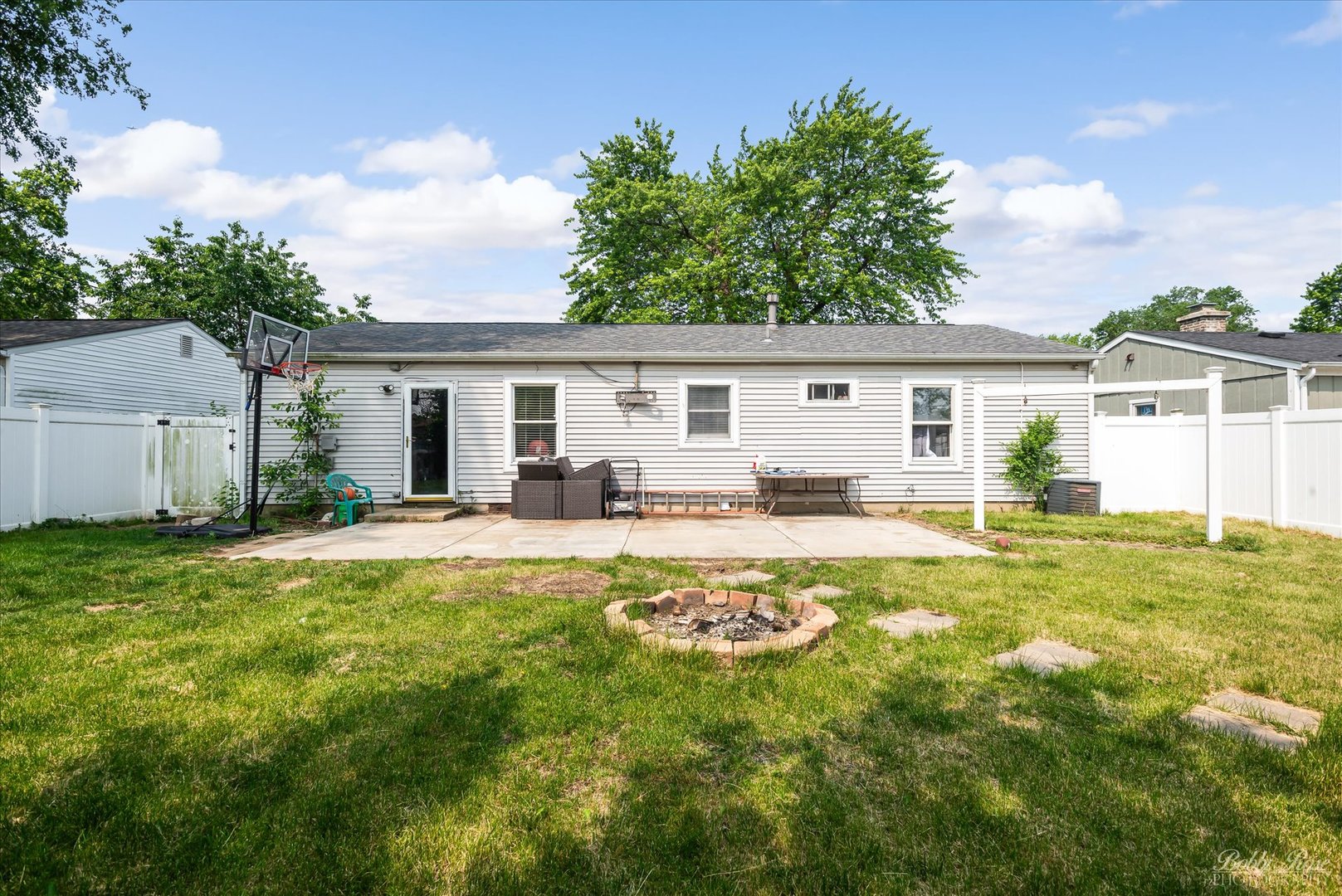 413 Glen Avenue, Romeoville, IL 60446