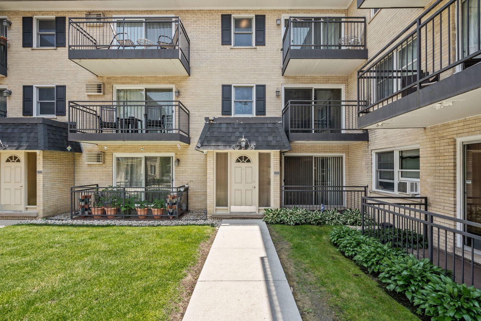 1039 N Harlem Avenue #1SC, Oak Park, IL 60302