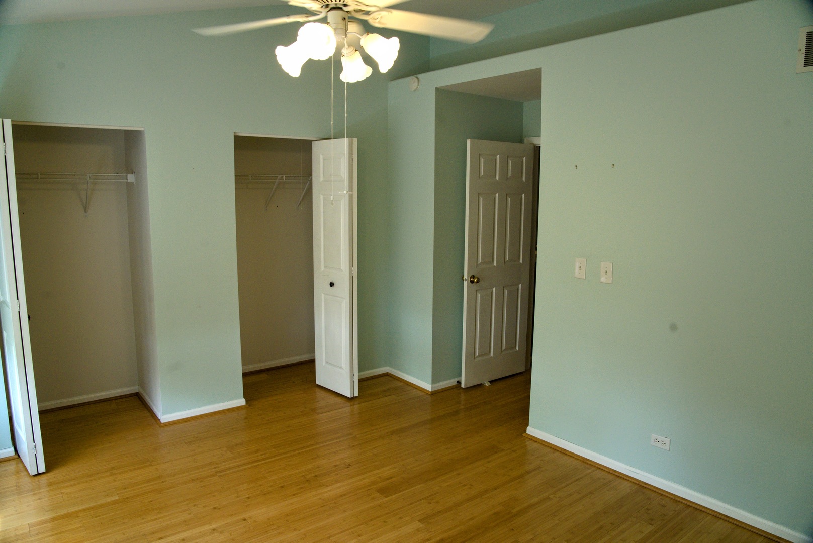5387 Elizabeth Place #1302, Rolling Meadows, IL 60008