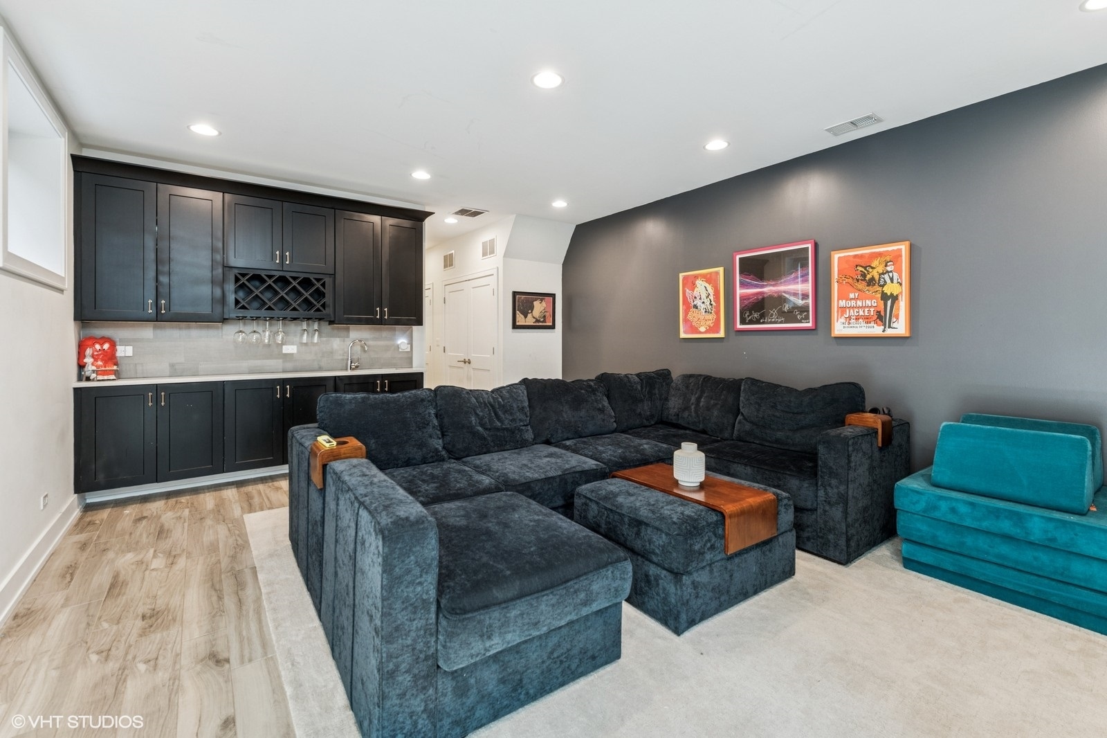 6737 N Oxford Avenue, Chicago, IL 60631
