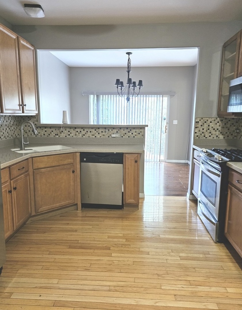 20 Lily Court, Bolingbrook, IL 60440