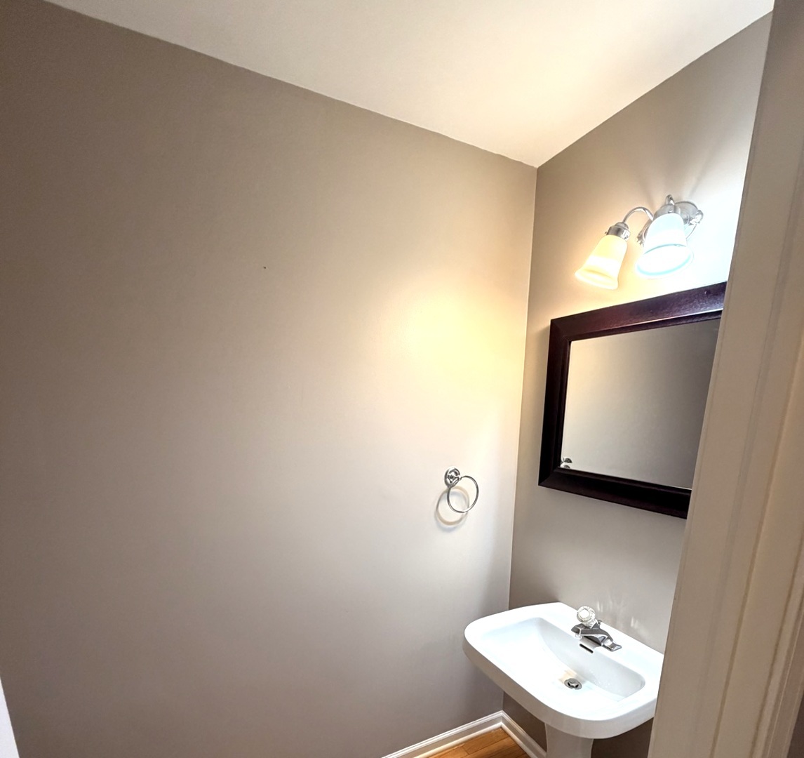 20 Lily Court, Bolingbrook, IL 60440