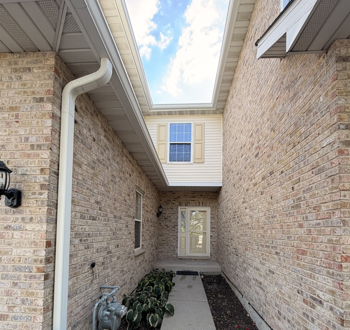 20 Lily Court, Bolingbrook, IL 60440