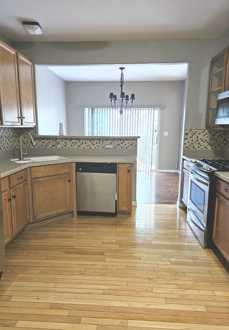 20 Lily Court, Bolingbrook, IL 60440
