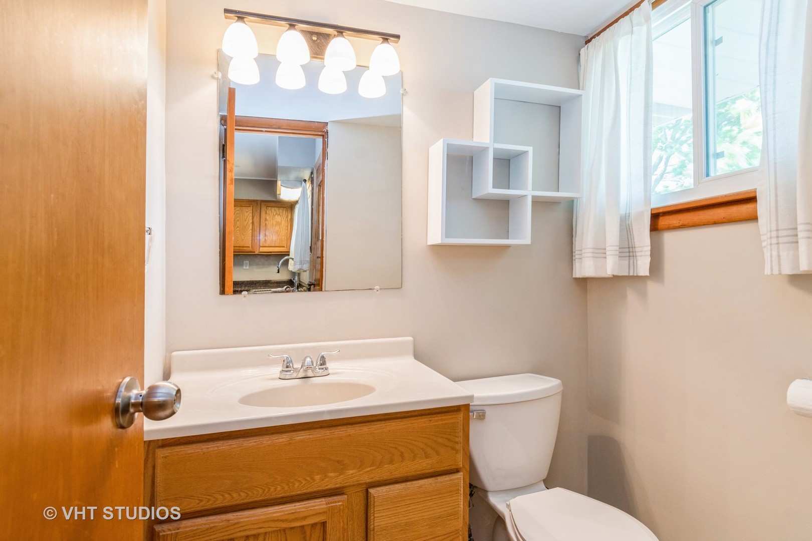 812 S Center Street, Plano, IL 60545