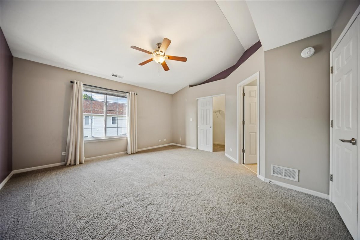 180 New Haven Drive, Cary, IL 60013